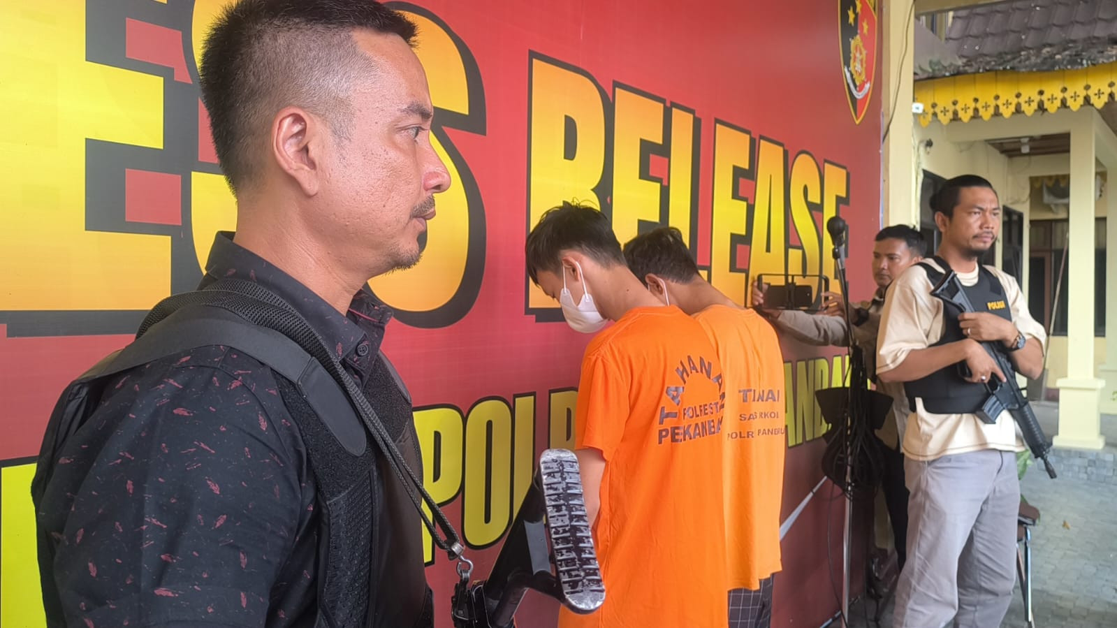 2 Penyelundup Narkoba dalam Kandang Ayam Diringkus Polresta Pekanbaru