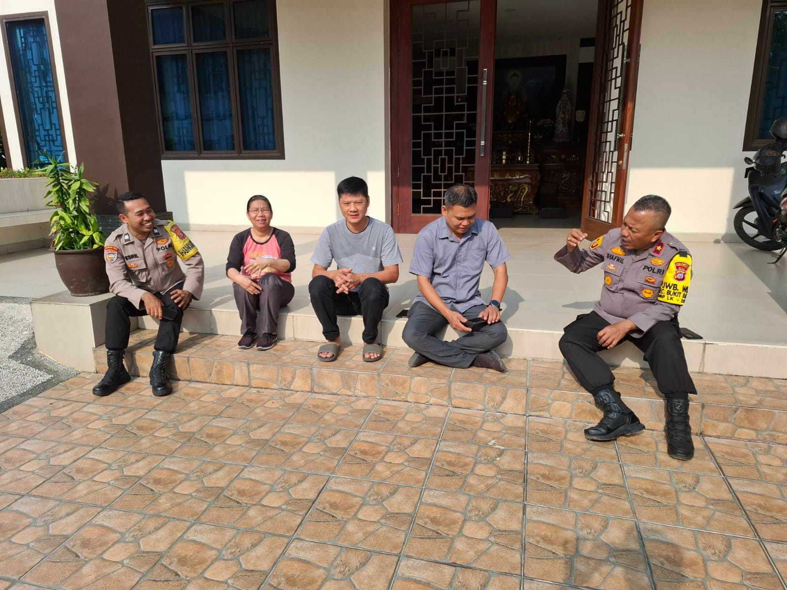 Cooling System Jelang Pilkada, Kapolsek Bukit Raya Sambangi Vihara Citta Maitreya 