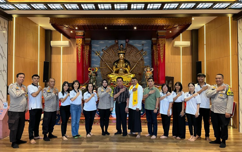 Sosialisasi Pemilu Damai, Polsek Senapelan Silaturahmi ke Vihara Darma Loka