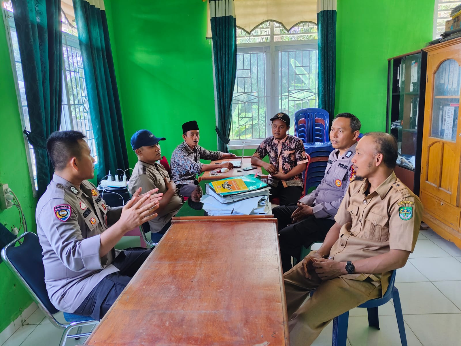 Cooling System Polres Rohul, Ajak Masyarakat dan Pemuda Pasir Agung Jaga Desa Selama Tahapan Pilkada