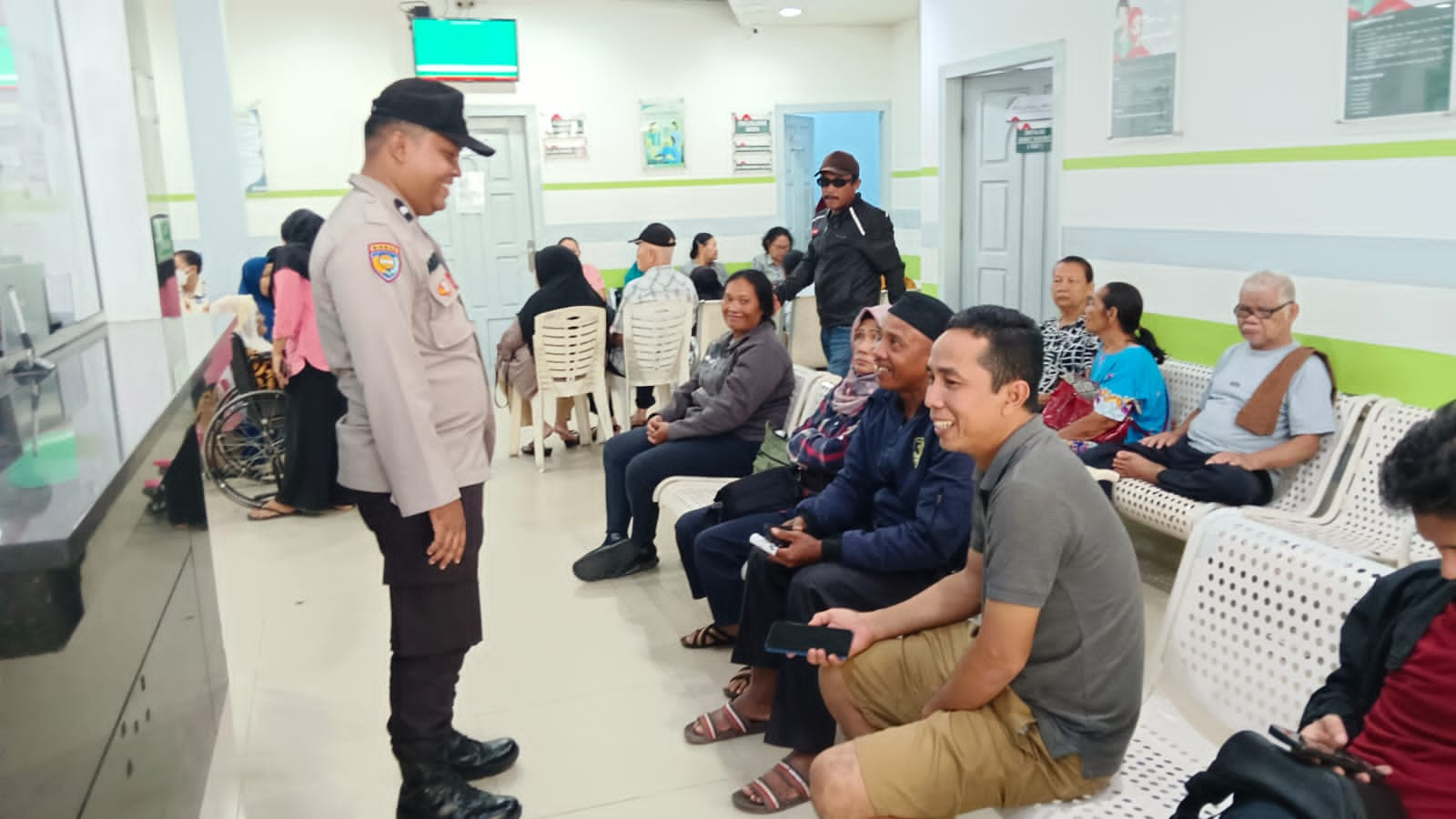 Selain Doakan Sembuh, Polsek Mandau Juga Sampaikan Pesan Pilkada Damai