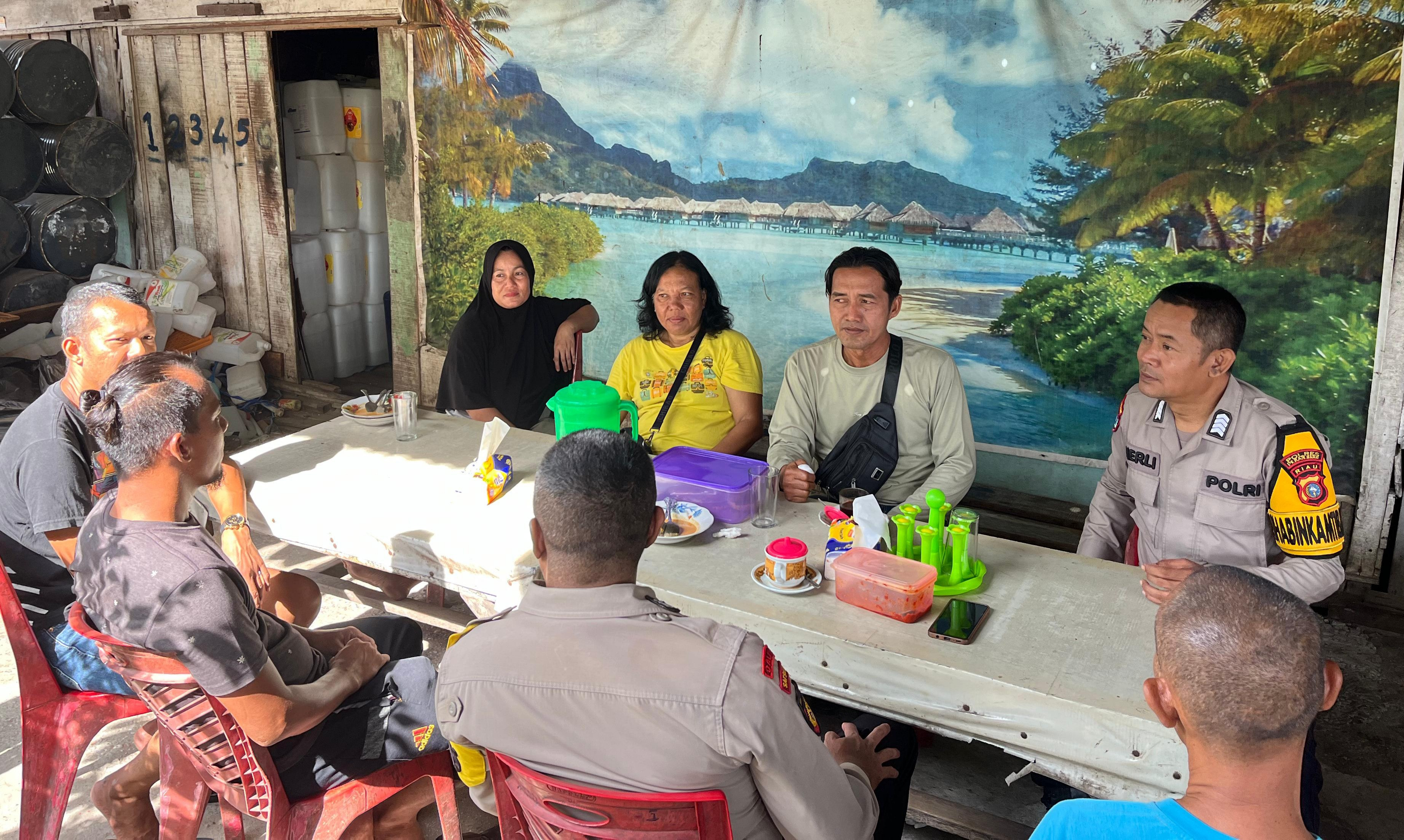 Bhabinkamtibmas Polsek Senapelan Imbau Warga Kampung Bandar Ciptakan Kamtibmas Jelang Pilkada