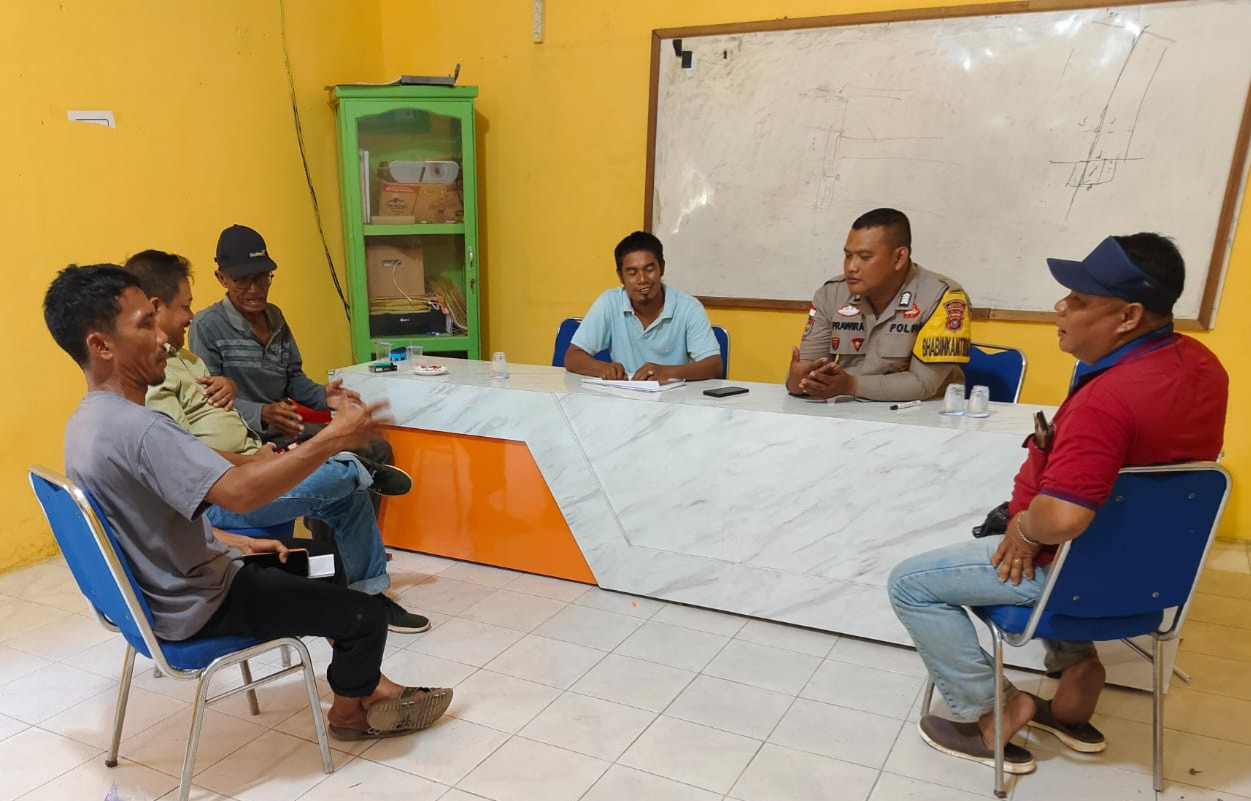 Polsek Rupat Himbau Warga Desa Sri Tanjung Wujudkan Pemilukada Damai