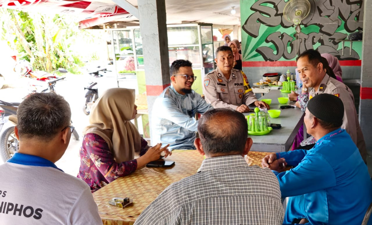 Polsek Pinggir Jalin Silaturahmi Bersama Warga Titian Antui, Pupuk Rasa Kebersamaan Jelang Pilkada 