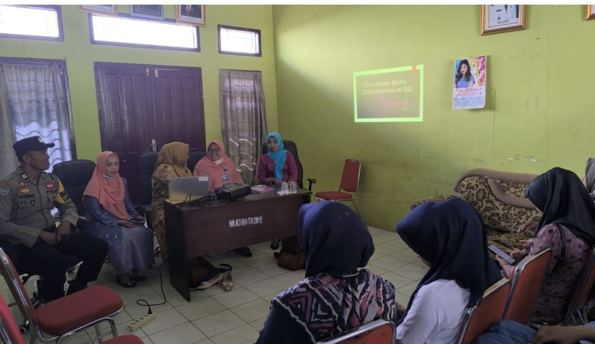 Bersama Warga Teluk Nayang, Polsek Pujud Ajak Sukseskan Pilkada Damai