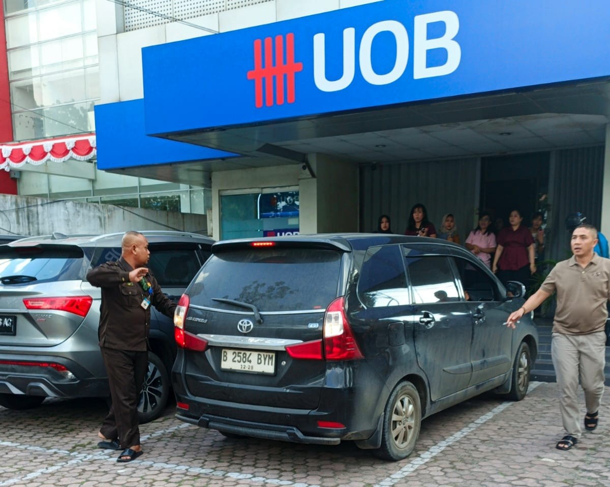 Ada Dugaan Kelalaian, Pekerja Tersengat Listrik di Gedung Bank UOB Pekanbaru Tanpa Pengamanan Resmi