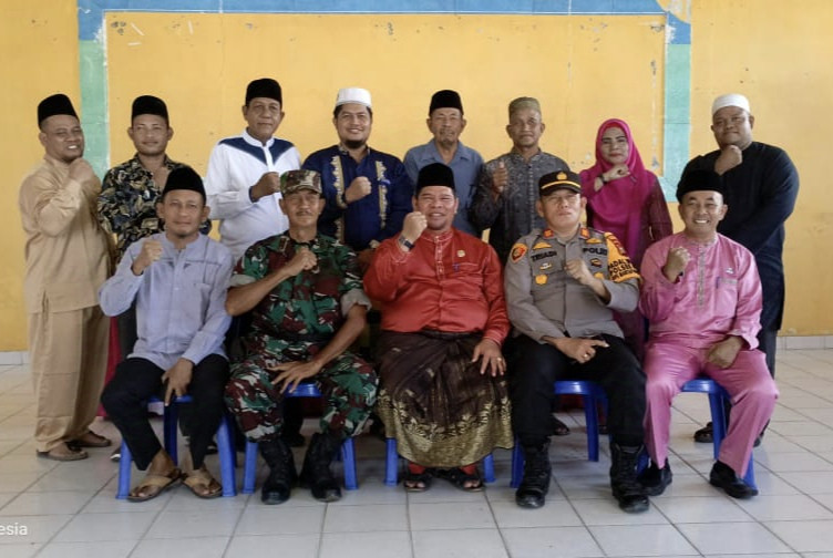 Upika dan Tokoh Adat Dukung Polsek Pujud Sosialisasikan Pilkada Damai