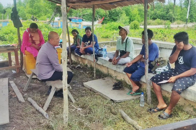Ciptakan Kondusifitas, Buruh Bongkar Muat Terima Pesan Pilkada Damai dari Polsek Pinggir