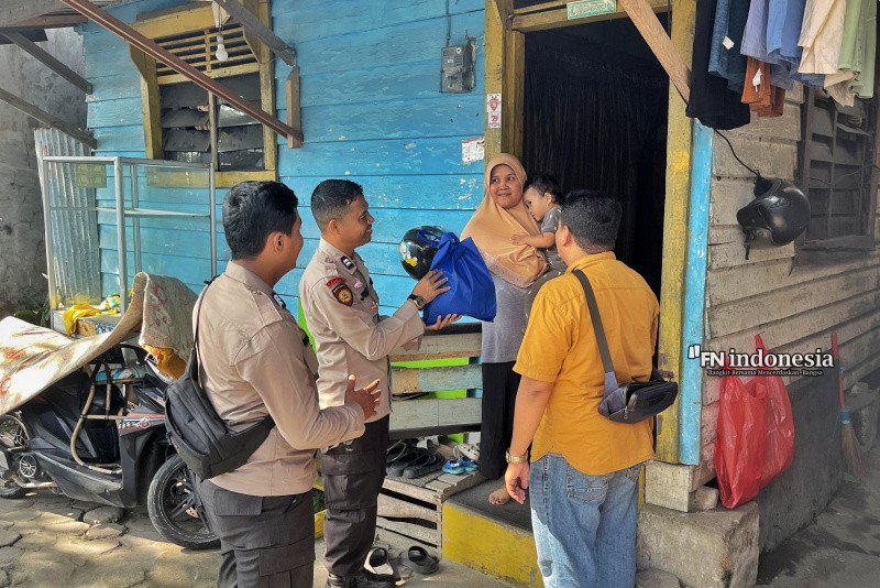 Jumat Berkah, Polsek Kawasan Pelabuhan Pekanbaru Salurkan Bantuan Sosial ke Warga Tanjung Datuk