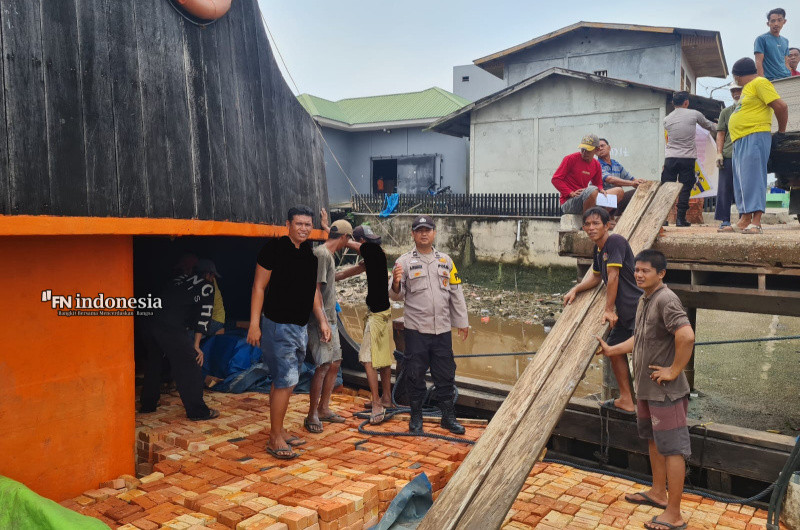 Harkamtibmas Jelang Pemilu, Polsek Pelabuhan Sambangi Buruh dan ABK Kapal
