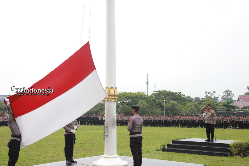 Wakapolda Riau Pimpin Upacara Bendera Hari Kesadaran Nasional di Mapolda Riau