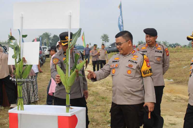 Gerakan Menanam Jagung Pipil Bersama Polri di Pekanbaru Dukung Swasembada Pangan
