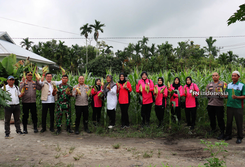Polresta Pekanbaru Hadiri Panen Raya Jagung Serentak Tahap I Bersama Kapolri Melalui Zoom Meeting