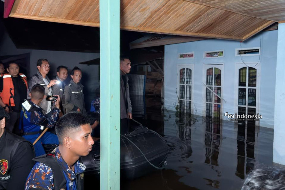 Dirreskrimum Polda Riau Giat Patroli di Wilayah Terdampak Banjir Rumbai Untuk Cegah Kriminalitas