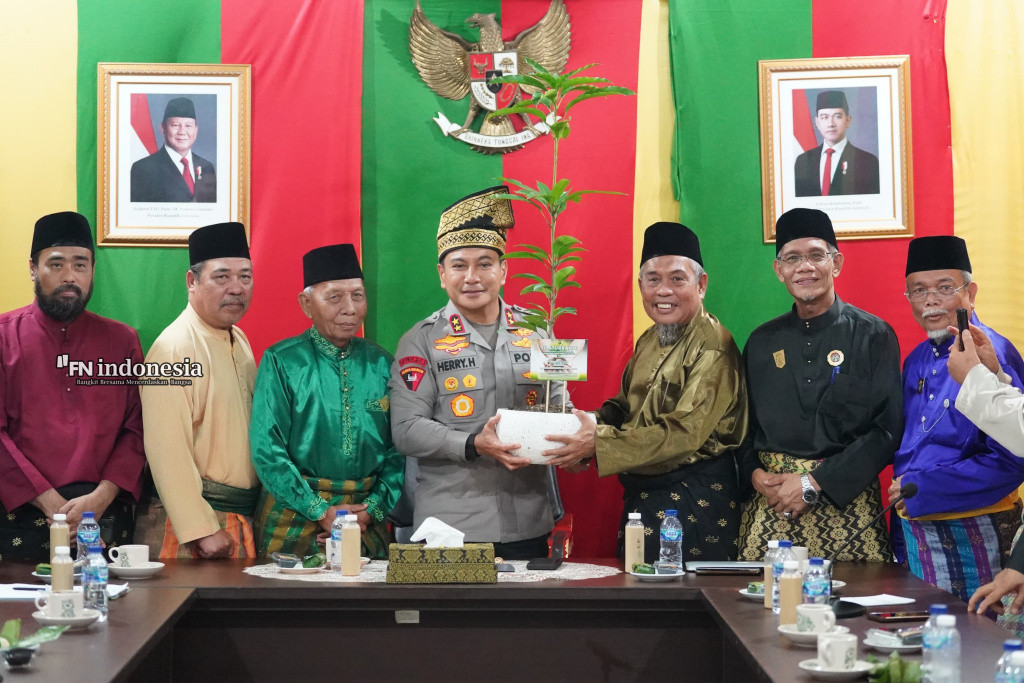 Pererat Silaturahmi, Kapolda Riau Irjen Herry Kunjungi Lembaga Adat Melayu Riau
