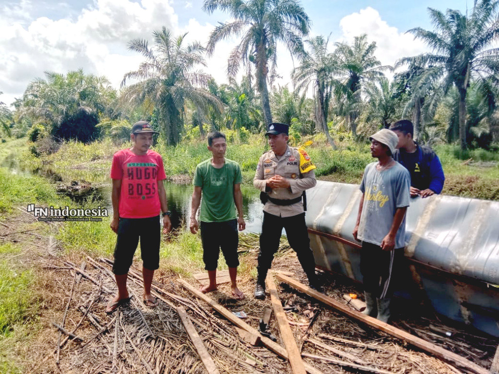 Antisipasi Karhutla, Kapolsek Batu Hampar Instruksikan Personil Berikan Himbauan Bahaya Membakar Lahan