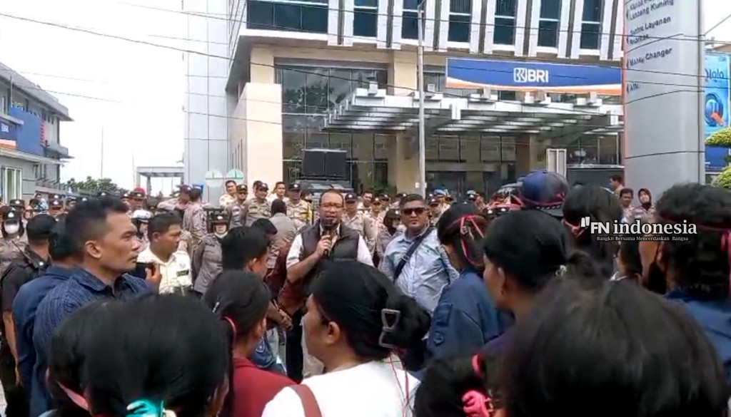 Ratusan Buruh PT Aek Natio Grup Demo di Kantor Menara BRI Pekanbaru, Tuntut Pencairan Gaji