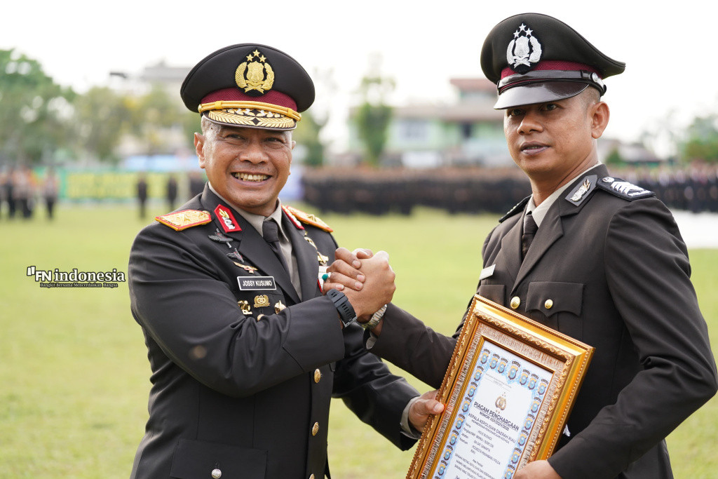 Polda Riau Gelar Upacara Hari Lahir Pancasila, Bripka Agus Budiadi Terima Penghargaan atas Aksi Heroik