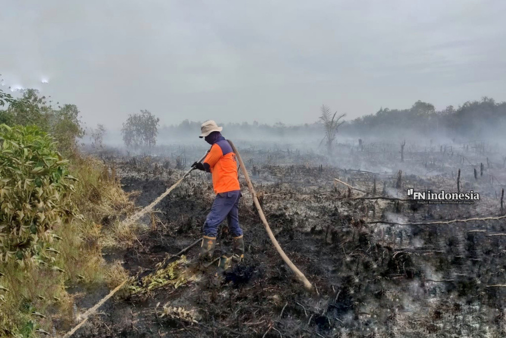 Kebakaran Lahan di Dumai Satu Hektare Semak Belukar Terbakar, Tim Gabungan Lakukan Upaya Pemadaman