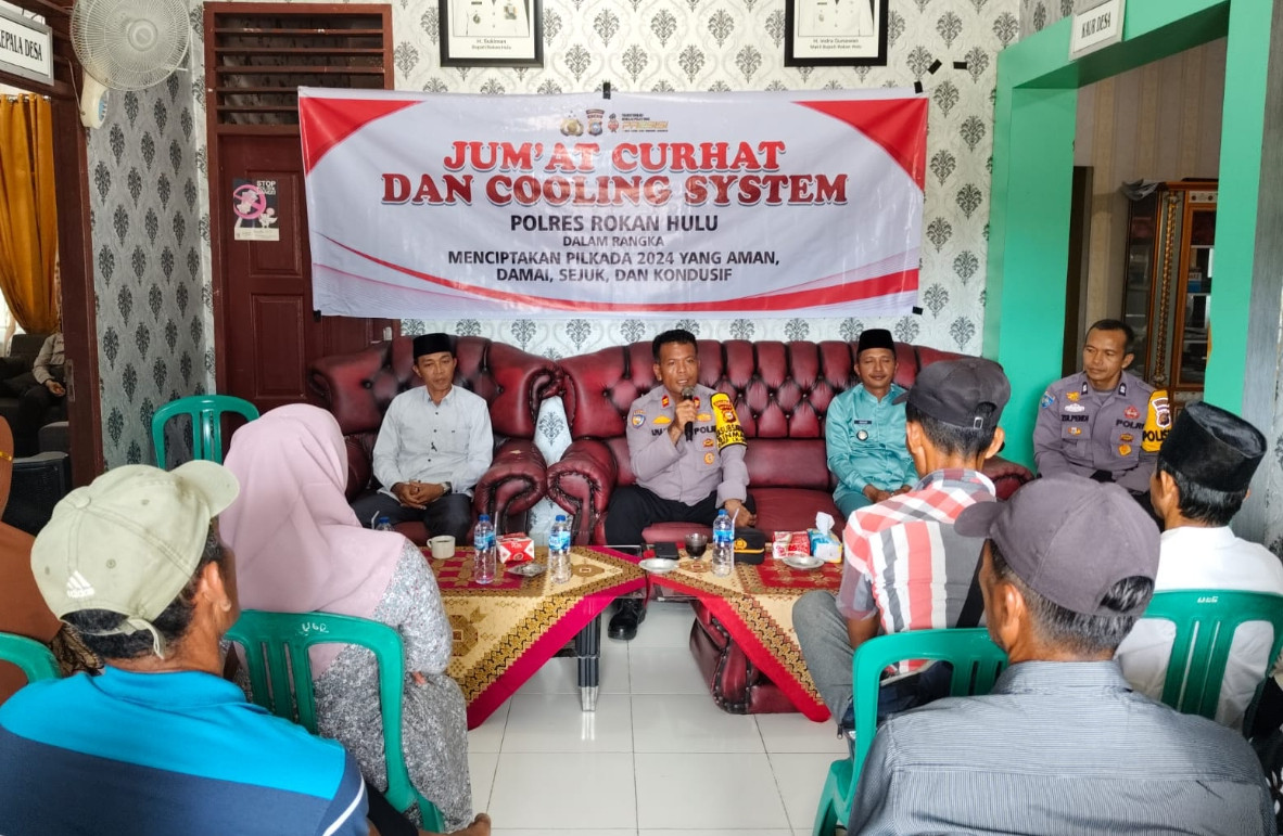 Wujudkan Pilkada Damai, Sat Binmas Polres Rohul Gelar Jumat Curhat dan Cooling Warga Desa Pasir Maju
