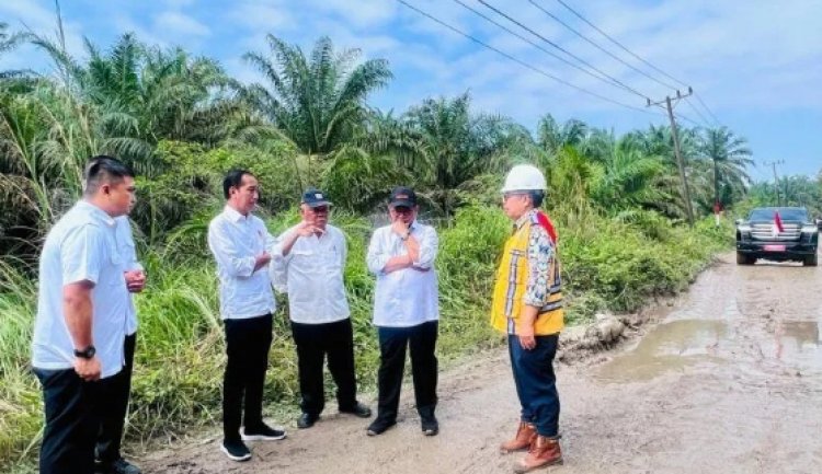 Presiden Jokowi buka aduan jalan rusak melalui media Sosial Presiden