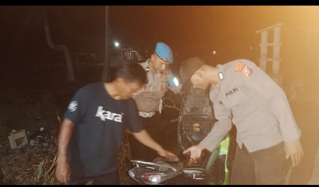Polsek Teluk Belengkong Patroli Malam, Wujudkan Kamtibmas Kondusif Pilkada Serentak 2024